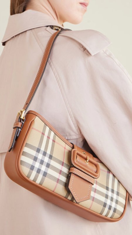 شنطة - BURBERRY / شامل علبة الشركة